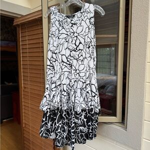 Chic Black and White Floral Mini Dress